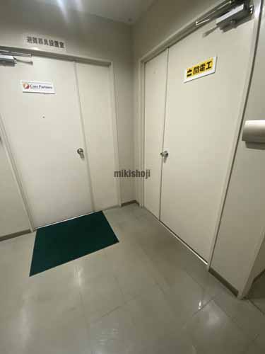 北浜～淡路町の松栄ビル エレベーターホール1