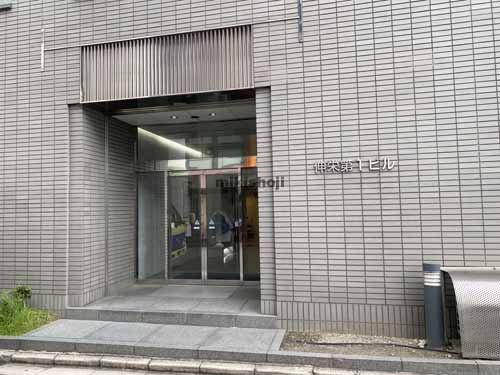 吹田市の伸栄第１ビル エントランス2