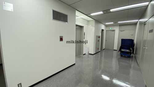 吹田市の伸栄第１ビル エレベーターホール1