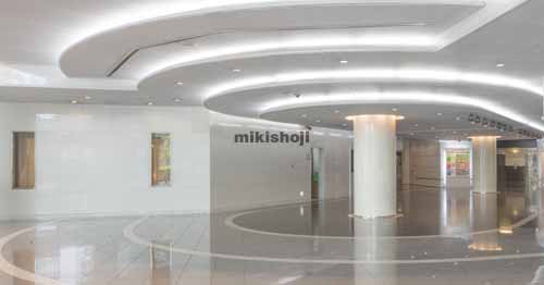東灘区の神戸ファッションマート エントランス3