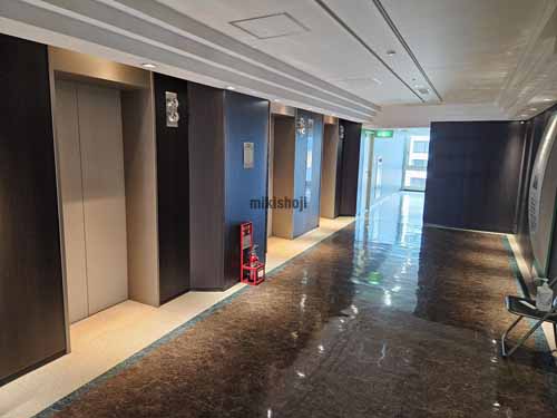 博多駅前・中央街の博多大博通ビルディング エレベーターホール1