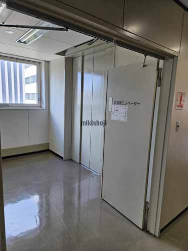 博多駅前・中央街の博多大博通ビルディング エレベーターホール2