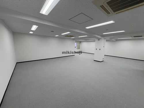 天神の福岡興銀ビル 貸室内1