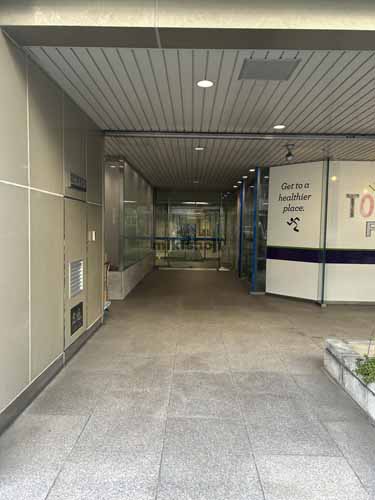 博多駅東・駅南の三共福岡ビル エントランス1