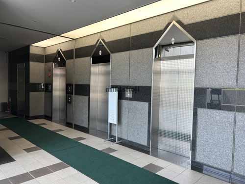 大分市のニッセイ大分駅前ビル エレベーターホール1