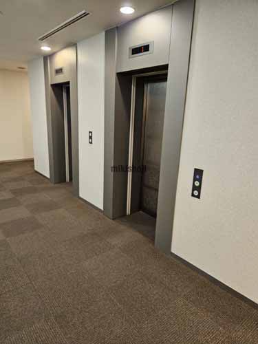 祇園・呉服町のランダムスクウェア エレベーターホール1
