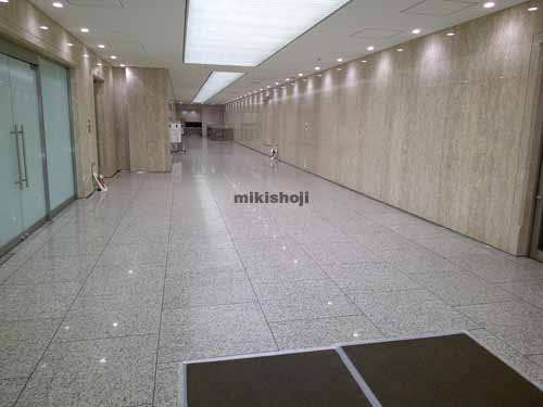 丸の内・大手町の新日石ビル エントランス3