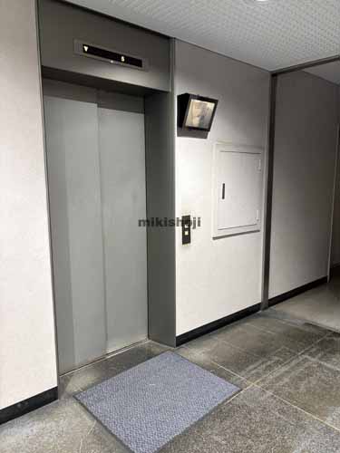 ダイヤモンドビル エレベーターホール1