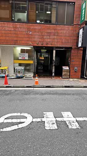 銀松ビル エントランス1