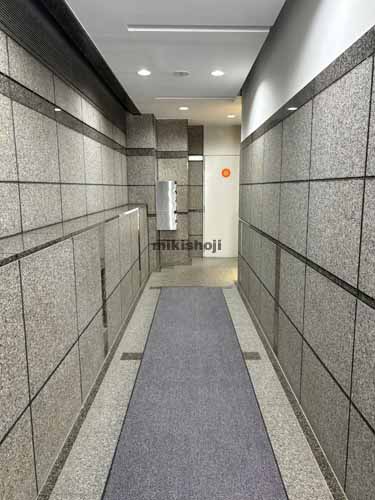 隼町・平河町の第２秩父屋ビル エントランス3