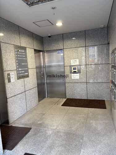 外神田の石川興産ビル エレベーターホール2
