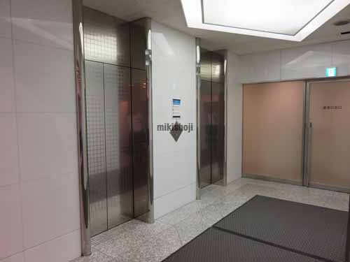 二番町・三番町・六番町の泉館文人通り エレベーターホール2