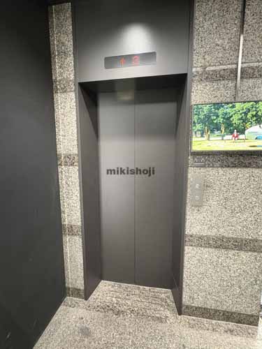 神田三崎町ビル エレベーターホール1