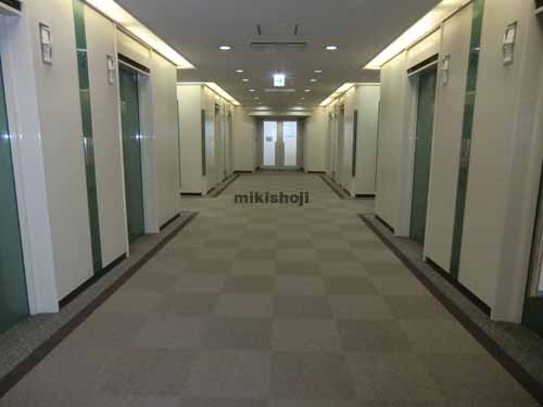 赤坂パークビル エレベーターホール2