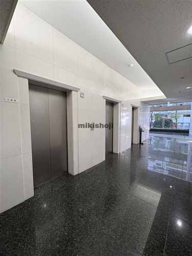 新川の住友不動産六甲ビル エレベーターホール1