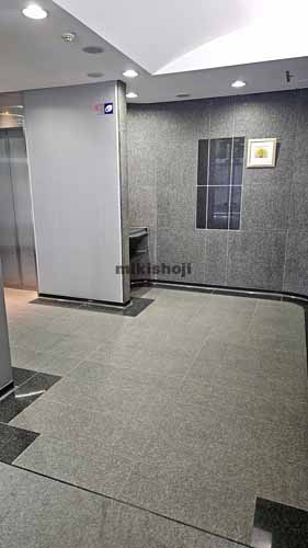 東貨ビル エレベーターホール2