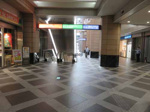 三軒茶屋・太子堂のキャロットタワー エントランス2