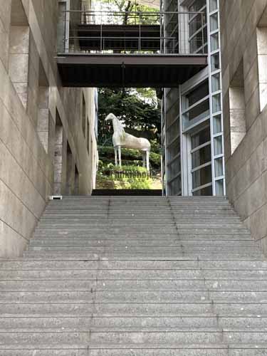 東五反田の東京デザインセンタービル エントランス2