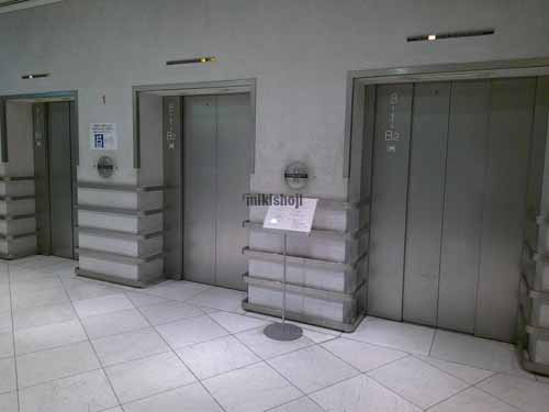 東五反田の東京デザインセンタービル エレベーターホール2