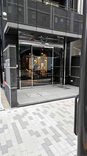 京橋のマルヒロ八重洲ビル エントランス1