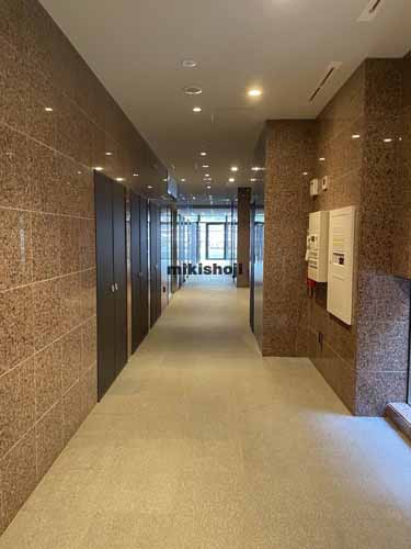 川口市の川口三栄ビル エレベーターホール1