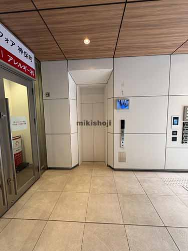 神田神保町の神保町専大通りビル エレベーターホール1