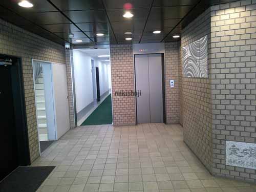 立川市の立川トーセイビルⅥ エントランス1