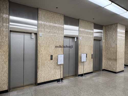 中央区の塚本大千葉ビル エレベーターホール1