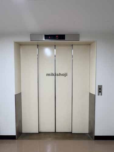 中央区の塚本大千葉ビル エレベーターホール2